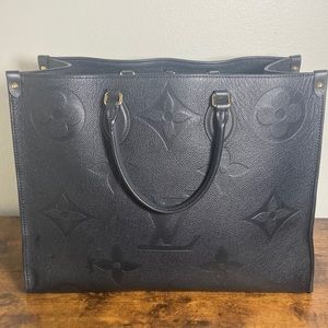 OnTheGo GM Black 16.1 x 13.4 x 7.5 inches (length x Height x Width)